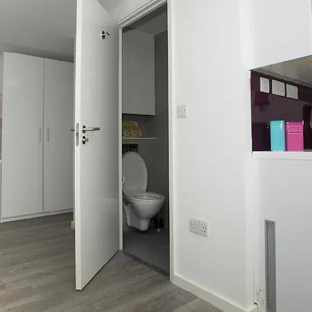 The Cube Ealing Apartment